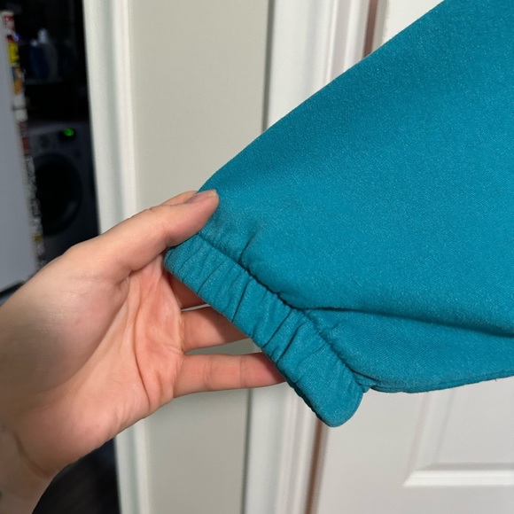 SOLD | VINTAGE DISNEY SWEATER - Picture 2 of 8